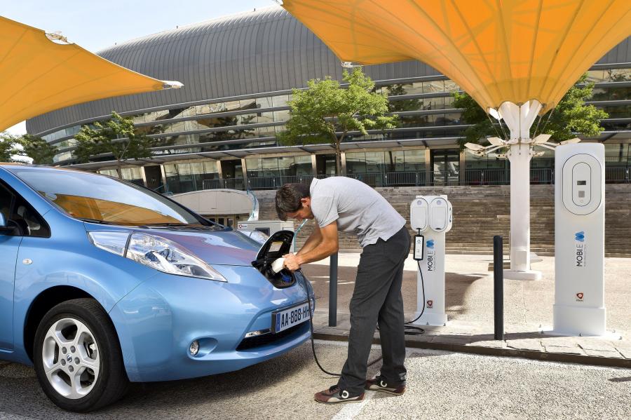  Nissan Leaf 2010 года  (фото 58 из 77)